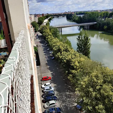 Le Nid De La Garonne Apartment *