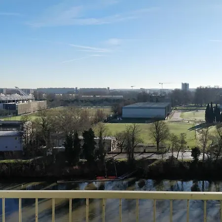 Le Nid De La Garonne Апартаменты *